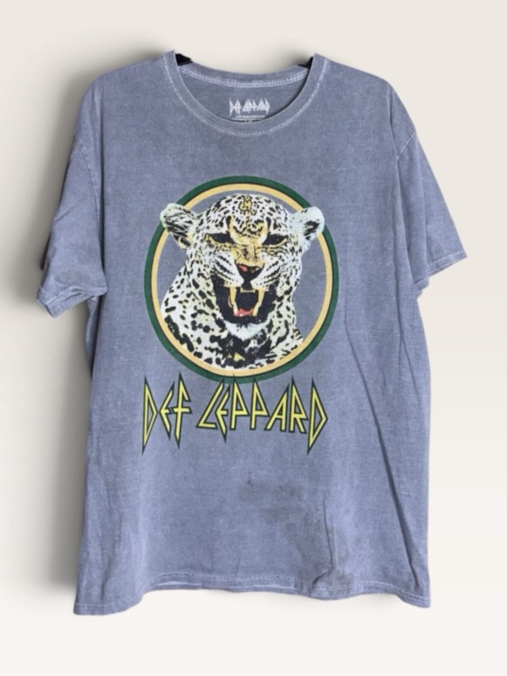 Def Leppard Large Leopard Graphic T Shirt Gray 2021 Official Band Tee Rock